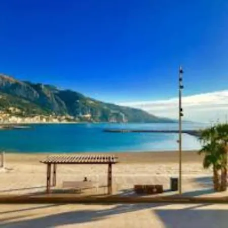 Appartement Le Palmero Centre Ville, Plage, Clim Menton